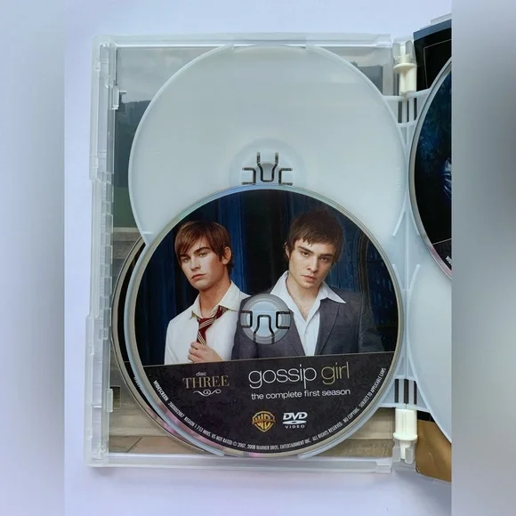 Gossip Girl: The Complete First Season DVD - Picture 5 of 7